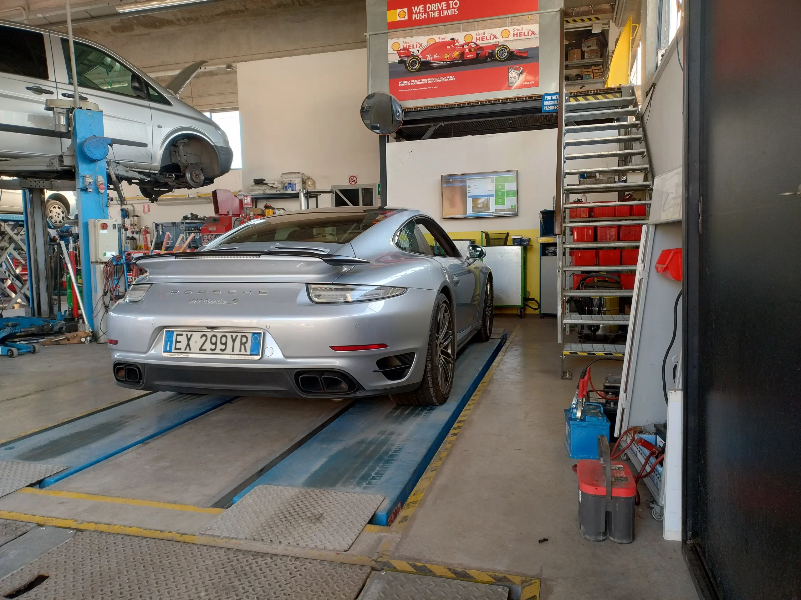 autofficina-caccin-villanova-camposampiero-porsche-911-turbo-auto-storica